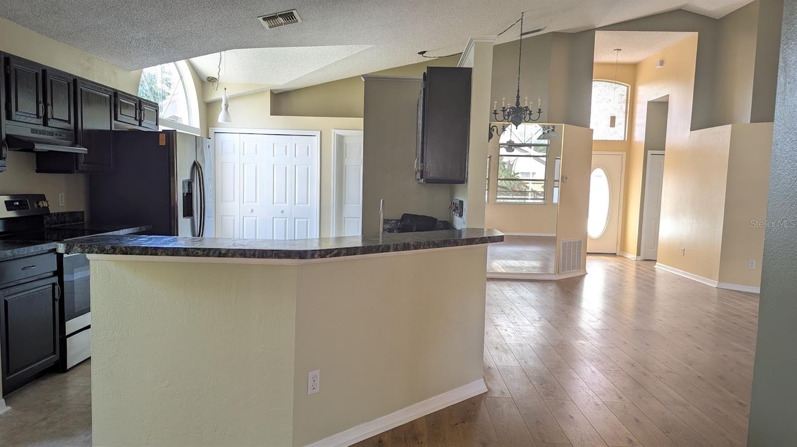 Image 2 of 39 For 12634 Ringwood Avenue