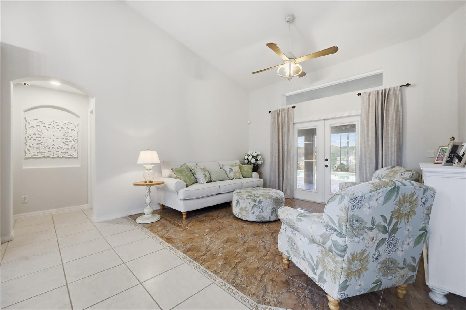 Image 15 of 73 For 12744 Douglas Fir Court