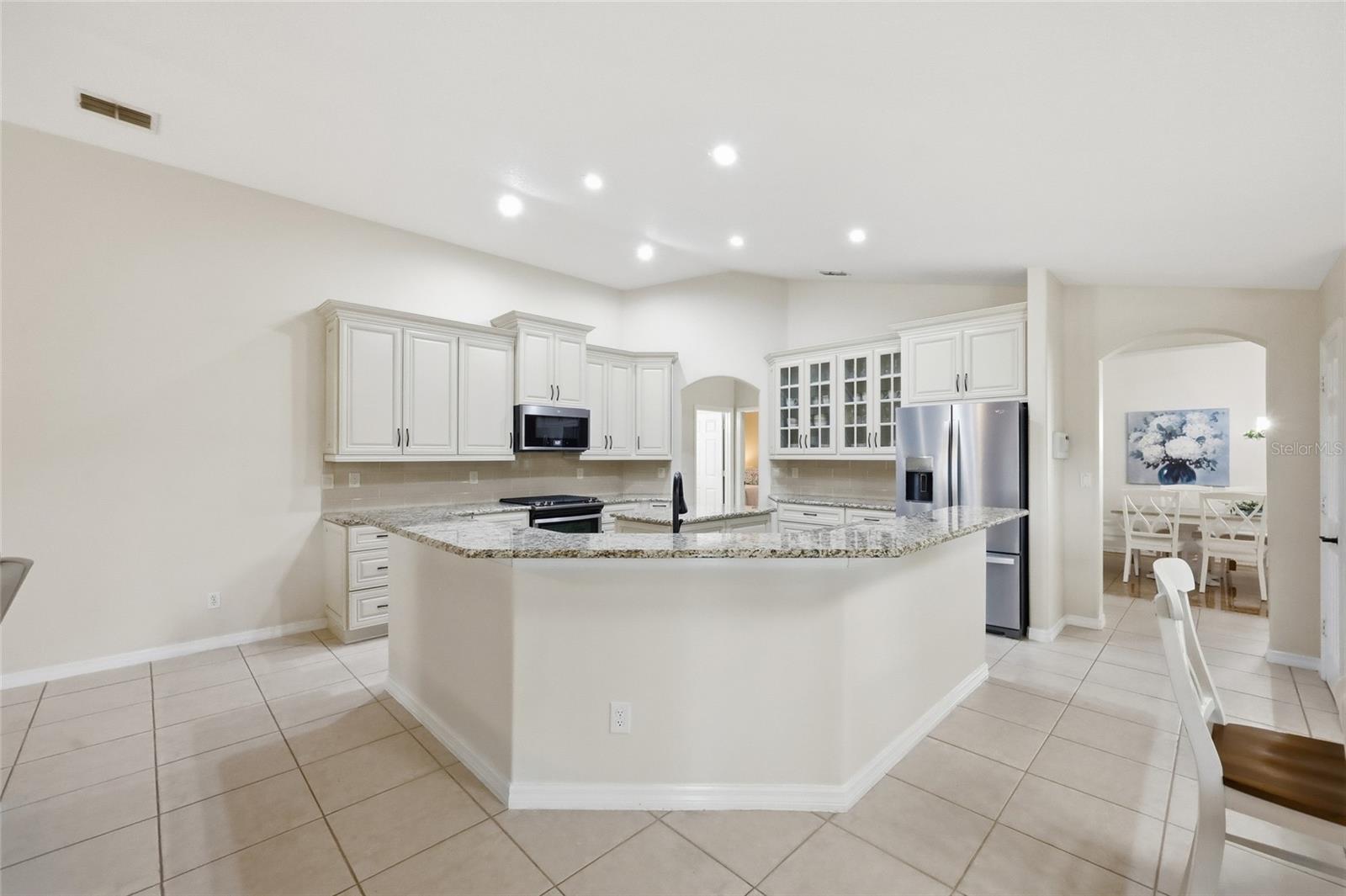 Image 18 of 73 For 12744 Douglas Fir Court