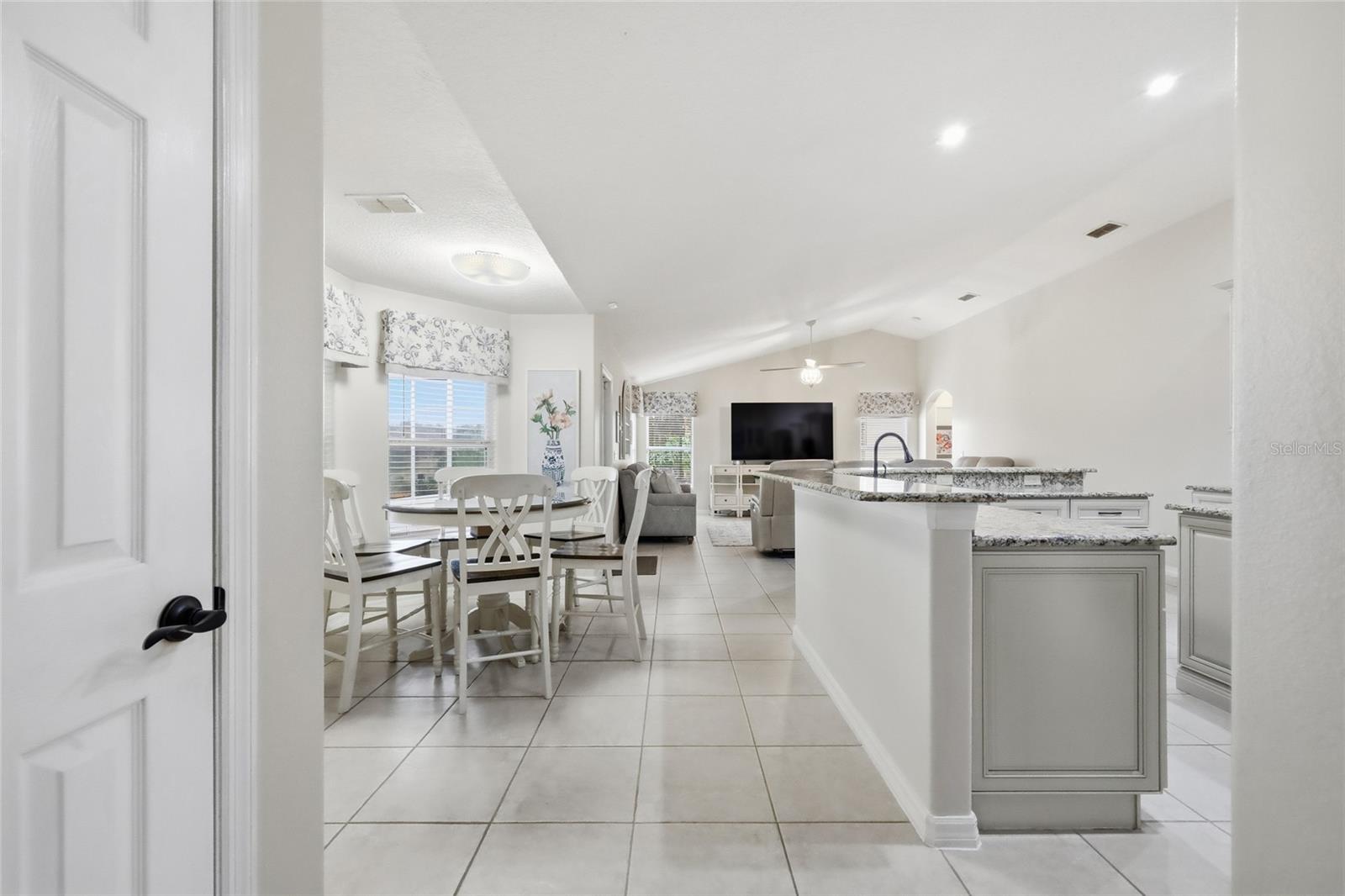 Image 23 of 73 For 12744 Douglas Fir Court