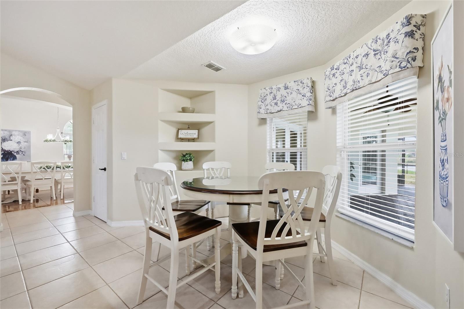 Image 26 of 73 For 12744 Douglas Fir Court