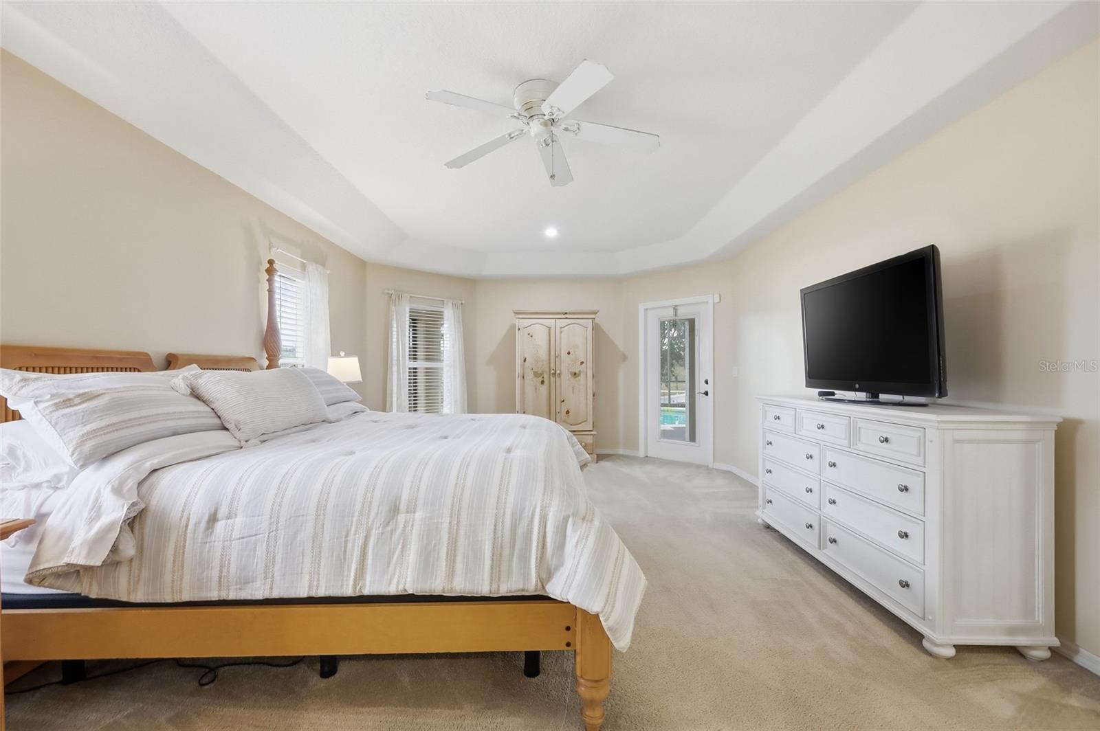 Image 31 of 73 For 12744 Douglas Fir Court