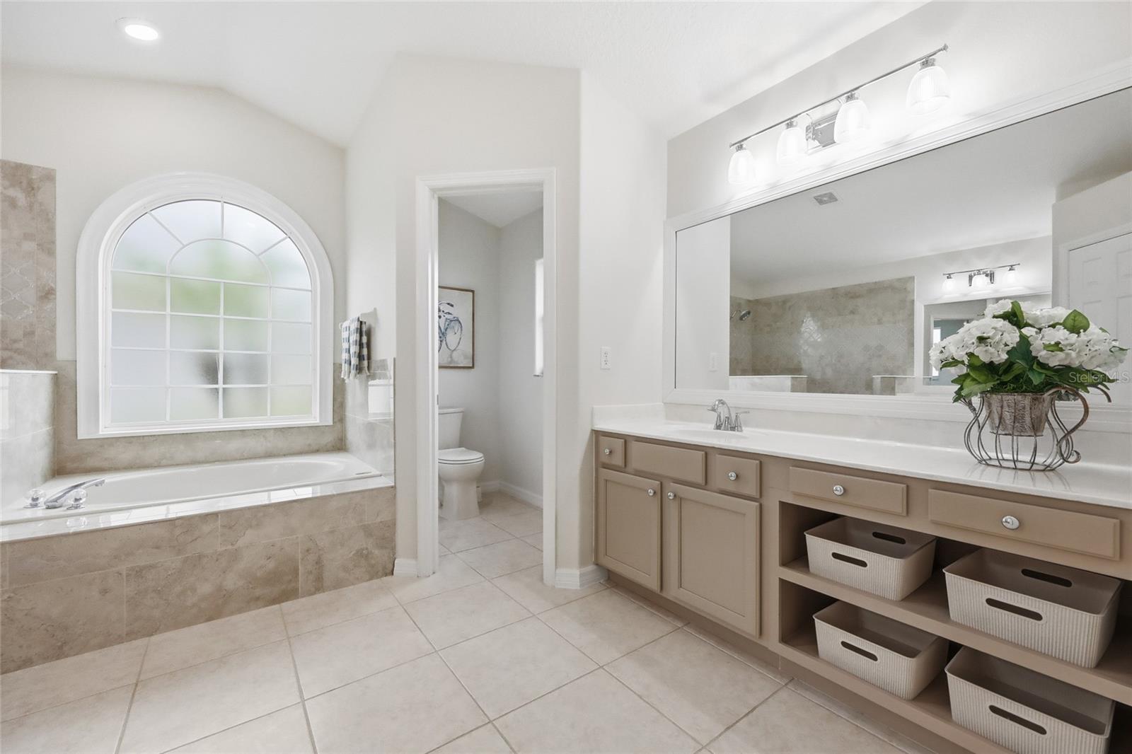 Image 36 of 73 For 12744 Douglas Fir Court