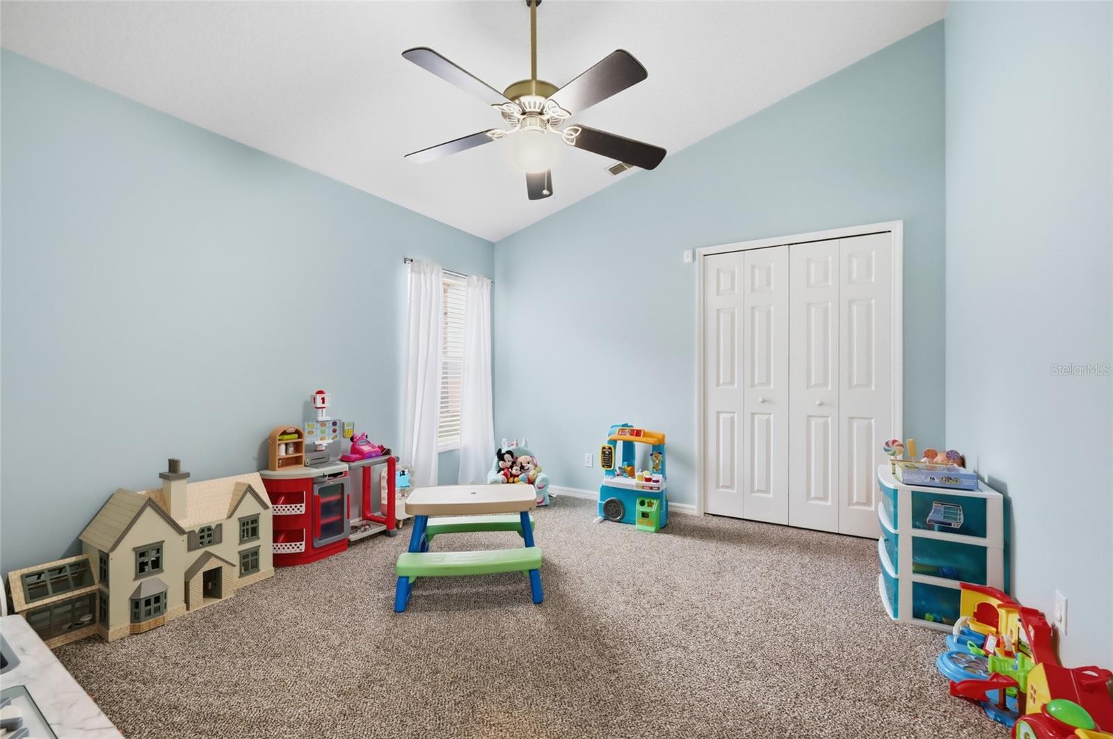 Image 44 of 73 For 12744 Douglas Fir Court