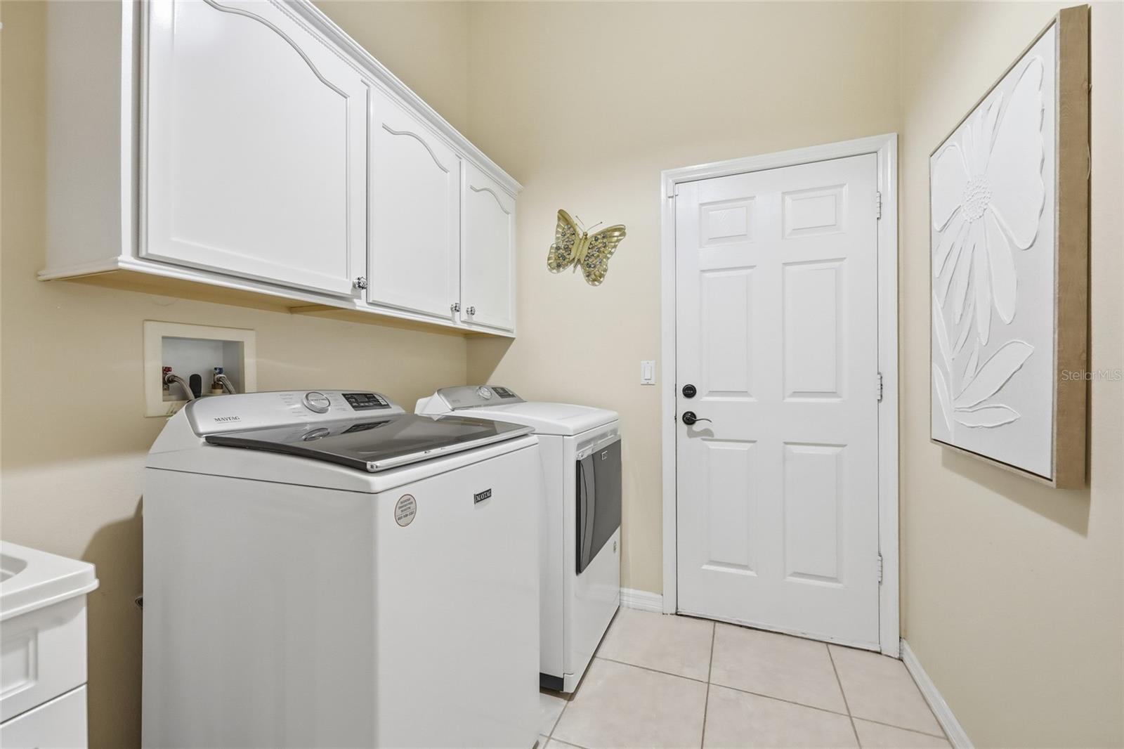 Image 45 of 73 For 12744 Douglas Fir Court