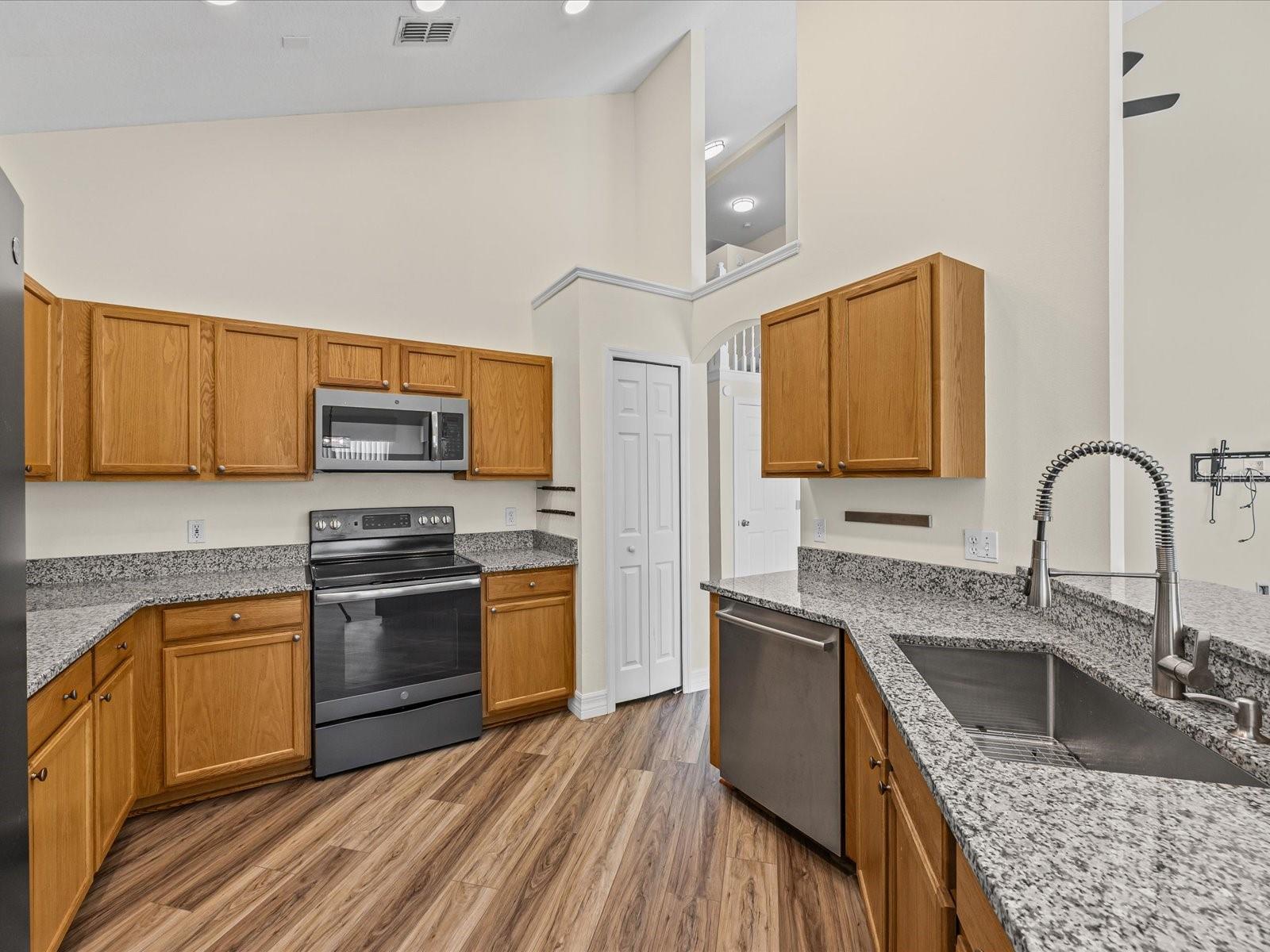 Image 11 of 47 For 1111 Liberty Hall Drive