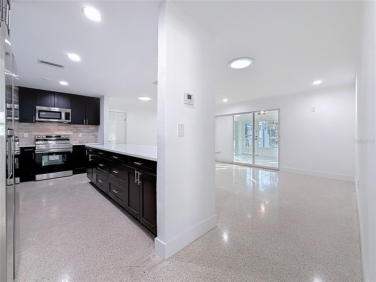 Image 11 of 60 For 2161 Edythe Drive