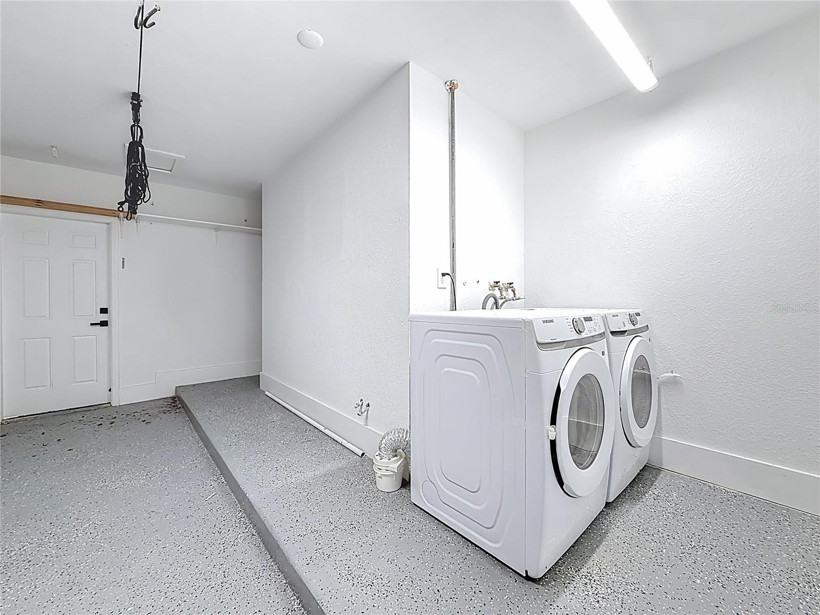 Image 40 of 60 For 2161 Edythe Drive