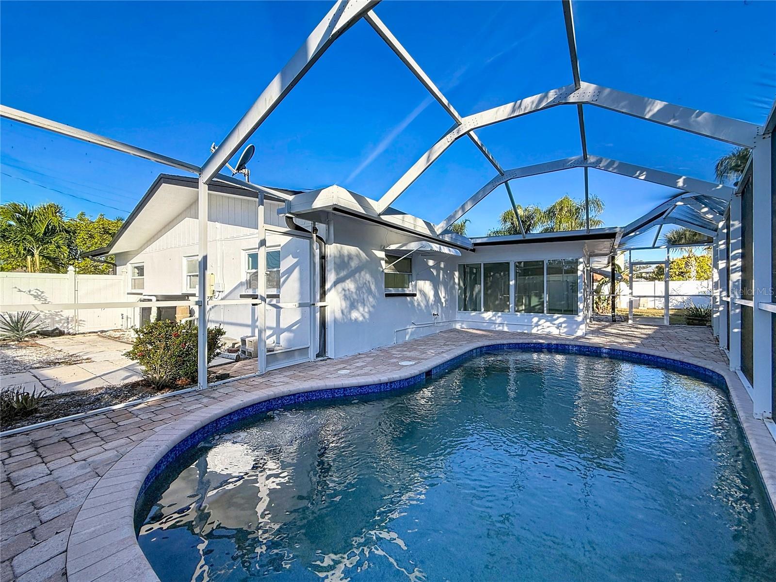 Image 50 of 60 For 2161 Edythe Drive