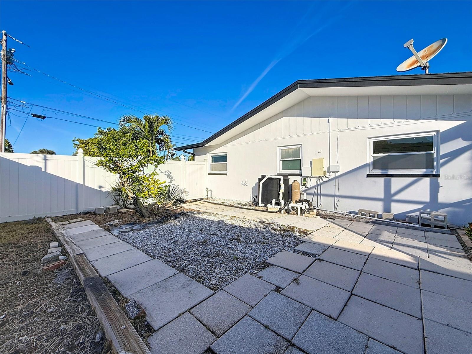 Image 52 of 60 For 2161 Edythe Drive