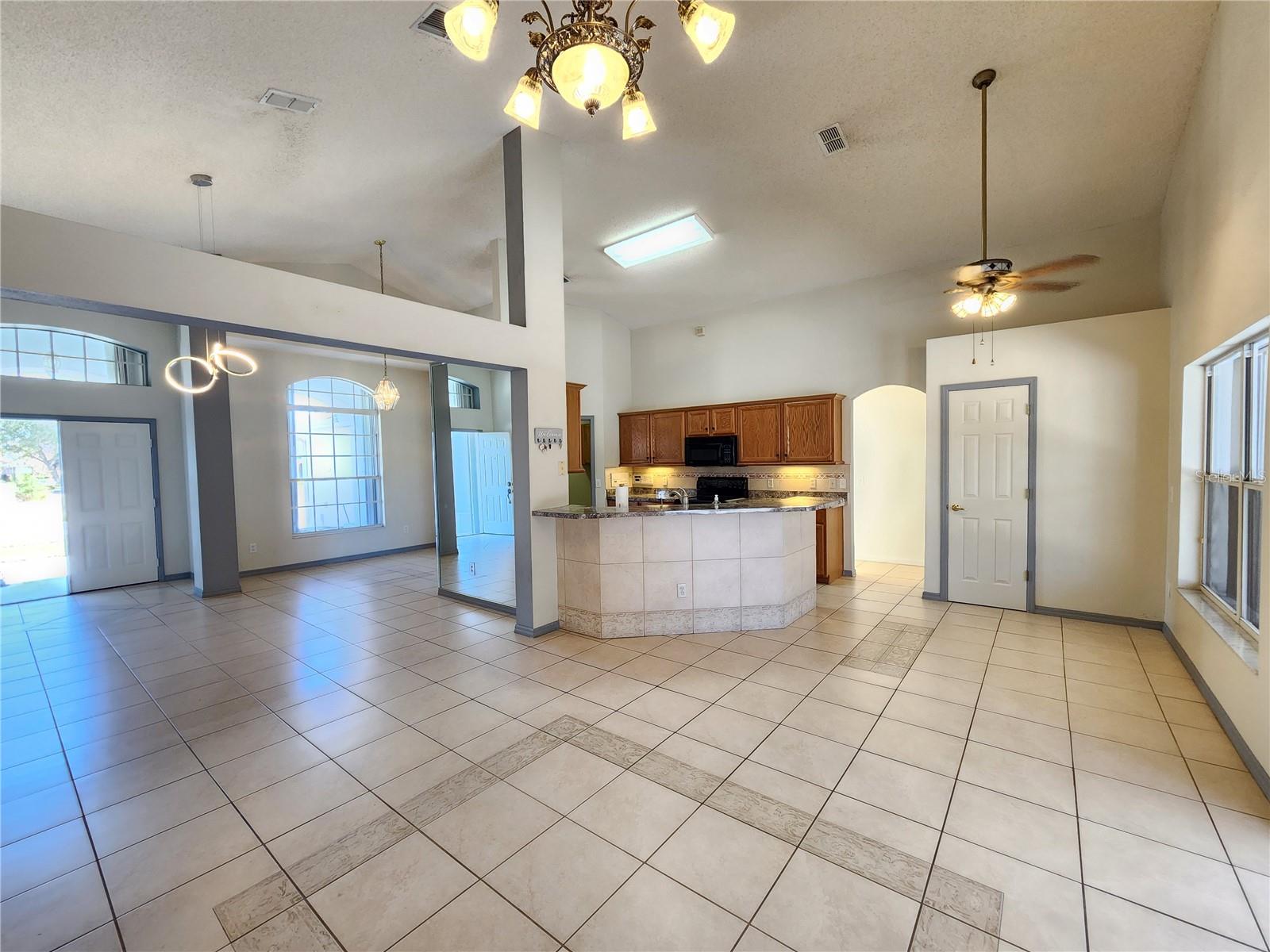 Image 4 of 20 For 2303 Laurel Pine Lane