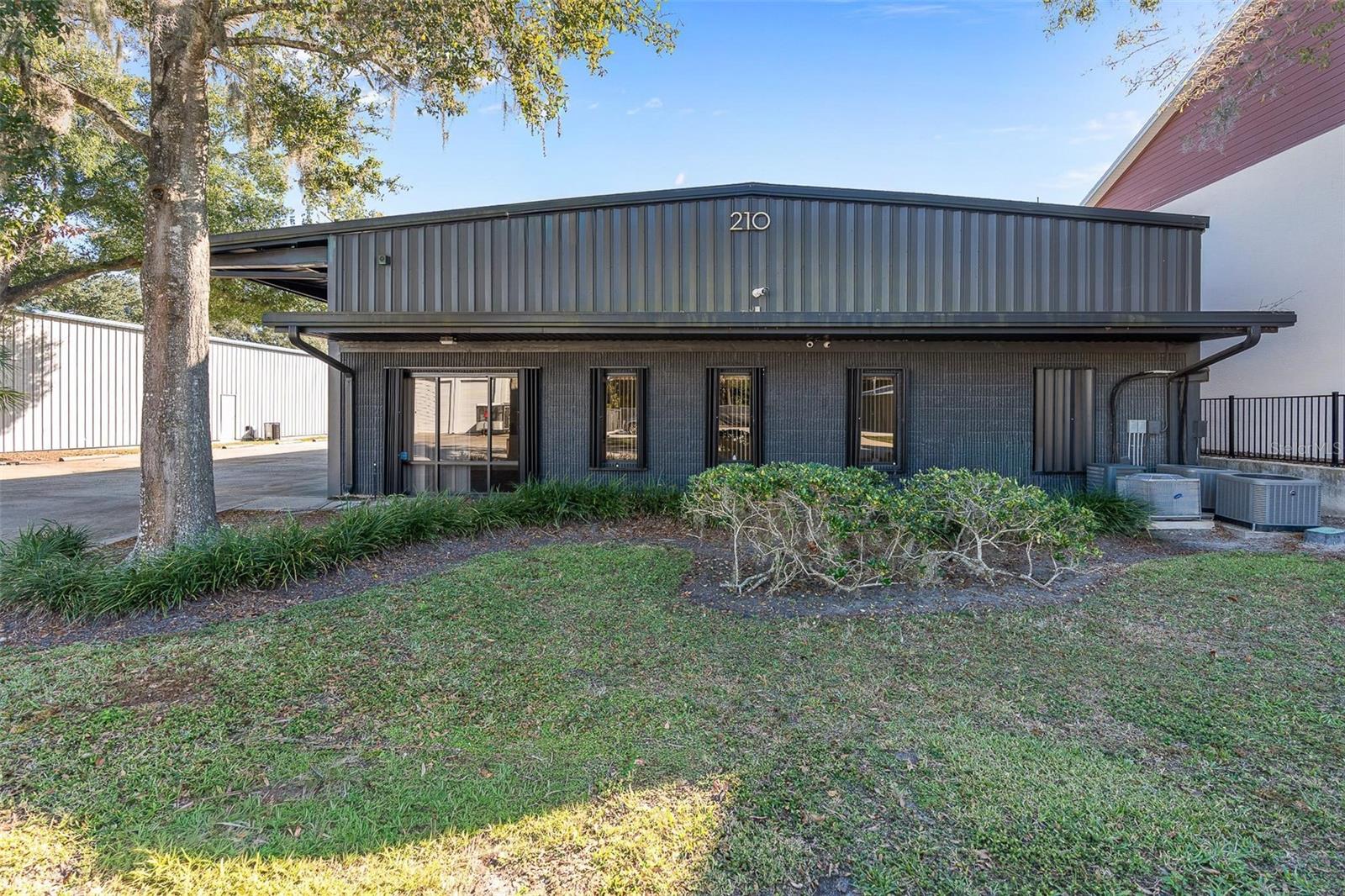 Image 2 of 28 For 210 Palmetto Avenue