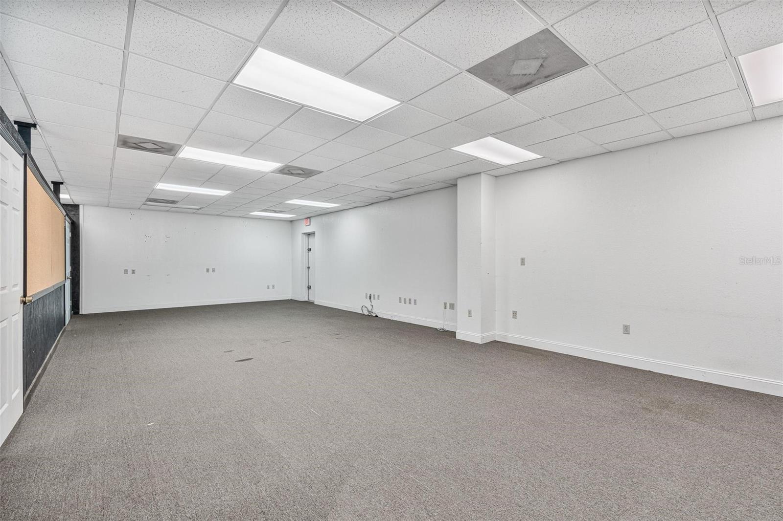 Image 21 of 28 For 210 Palmetto Avenue