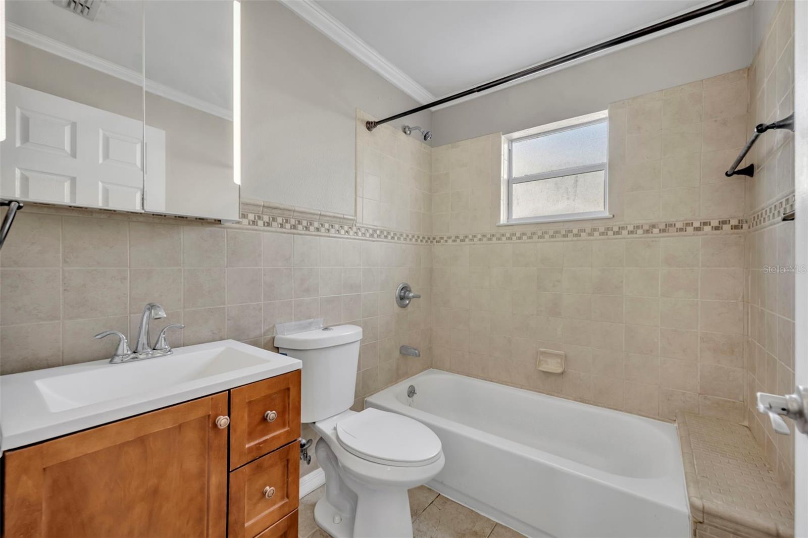 Image 19 of 30 For 1027 Hampton Avenue