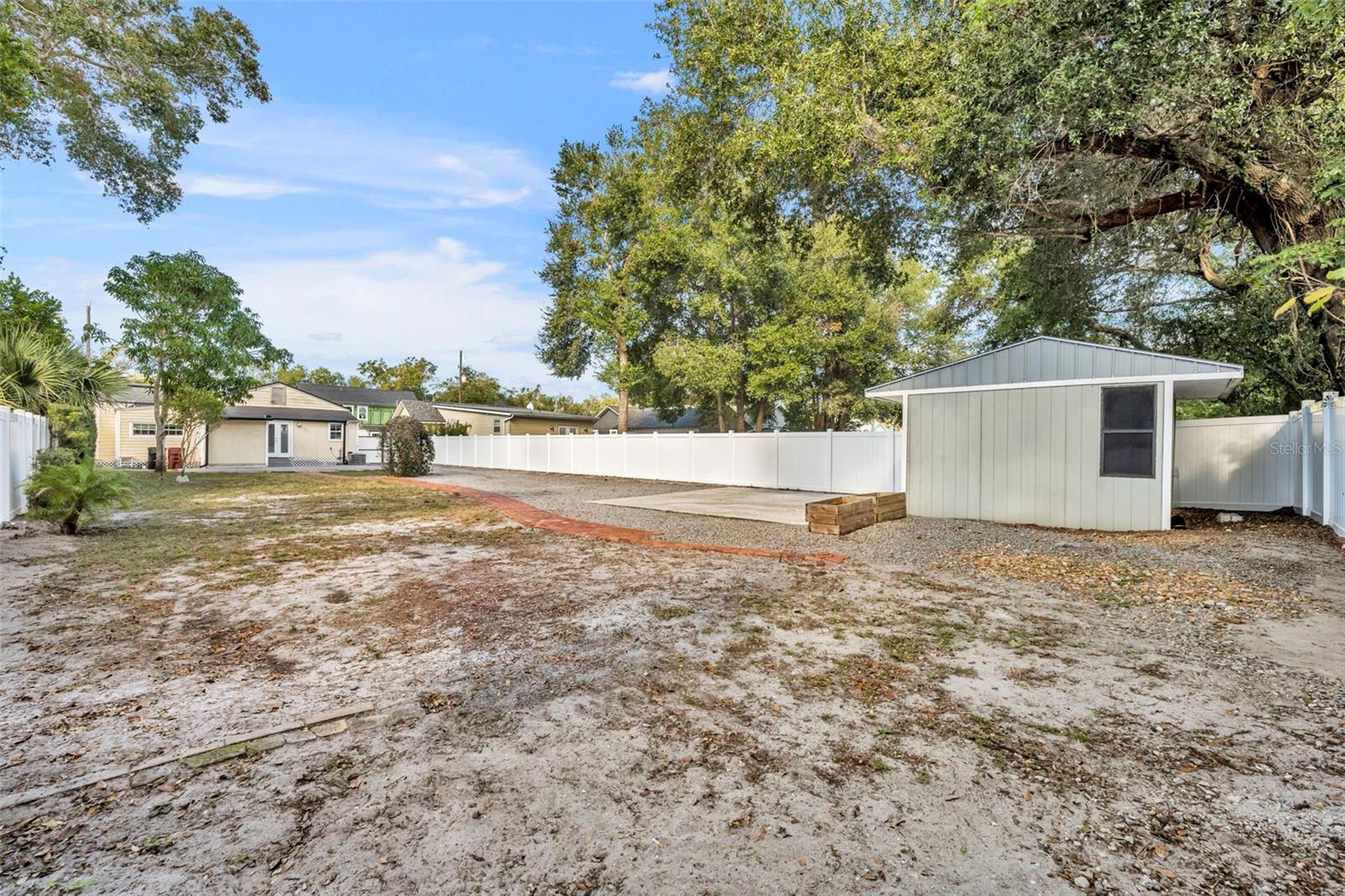 Image 26 of 30 For 1027 Hampton Avenue