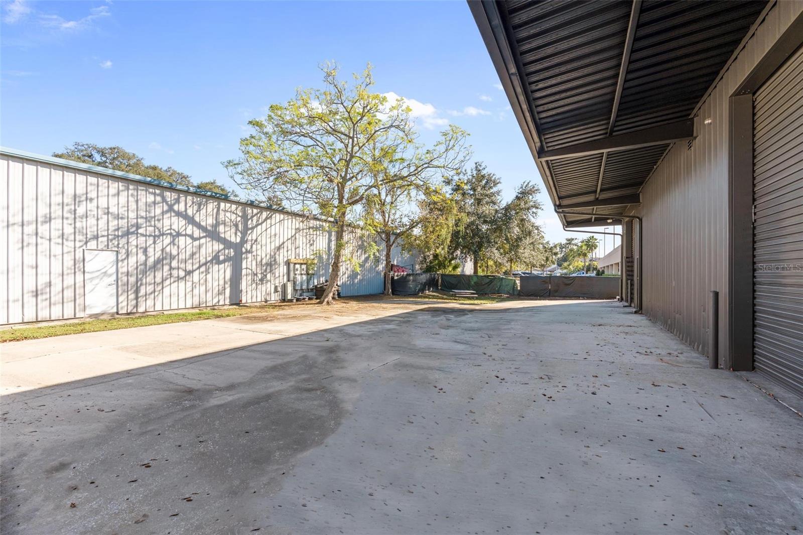 Image 3 of 11 For 220 Palmetto Avenue