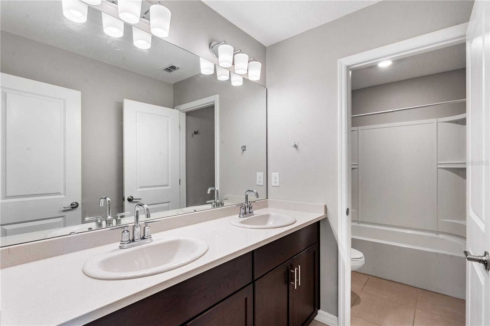 Image 12 of 21 For 1139 Calico Pointe Circle