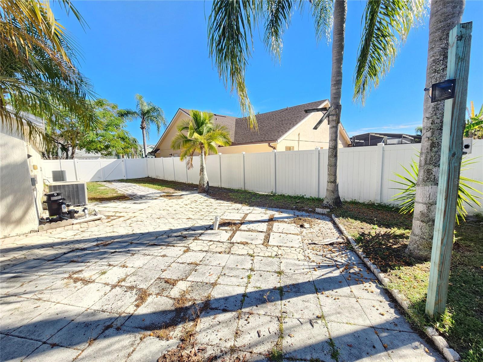 Image 16 of 18 For 12516 Britwell Court