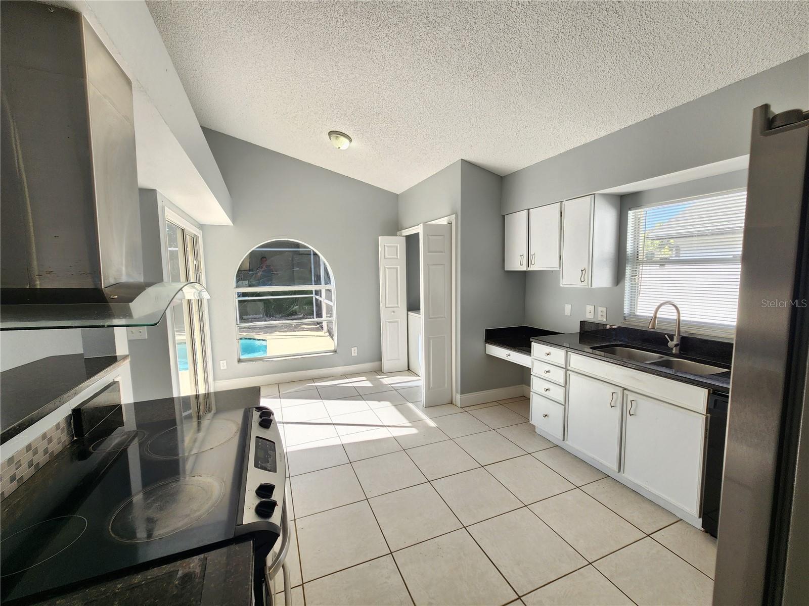 Image 6 of 18 For 12516 Britwell Court