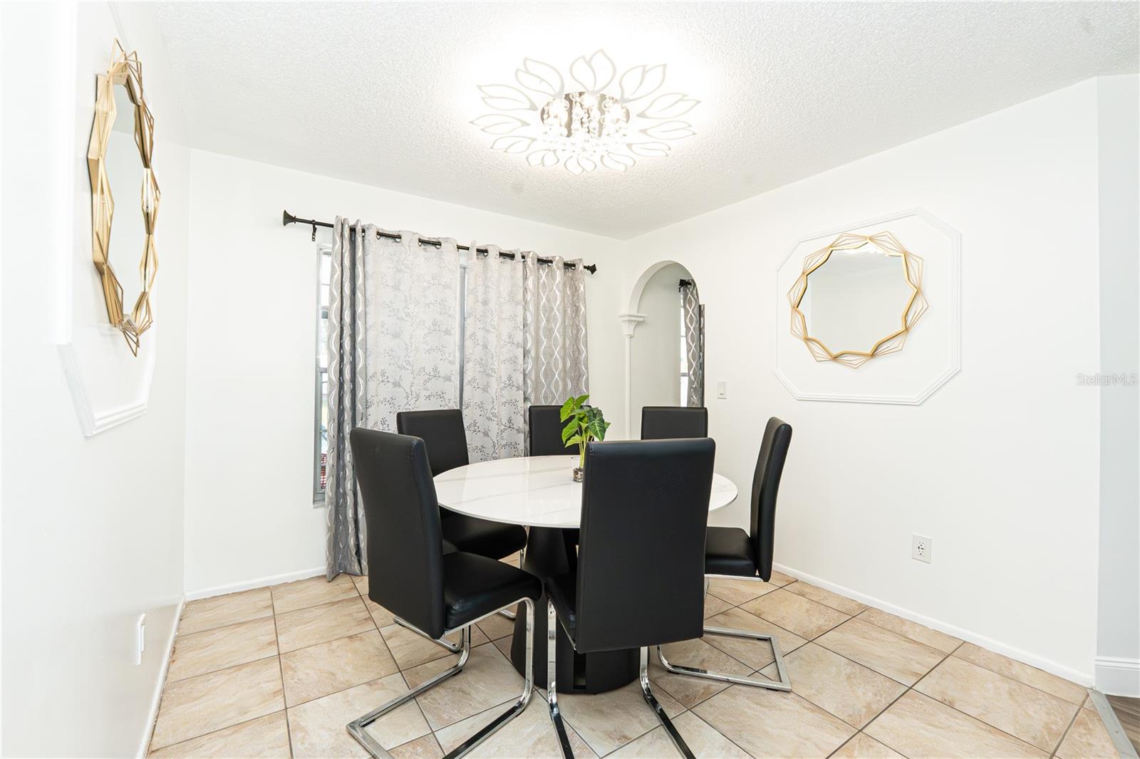 Image 8 of 35 For 7720 Indian Ridge Trail S