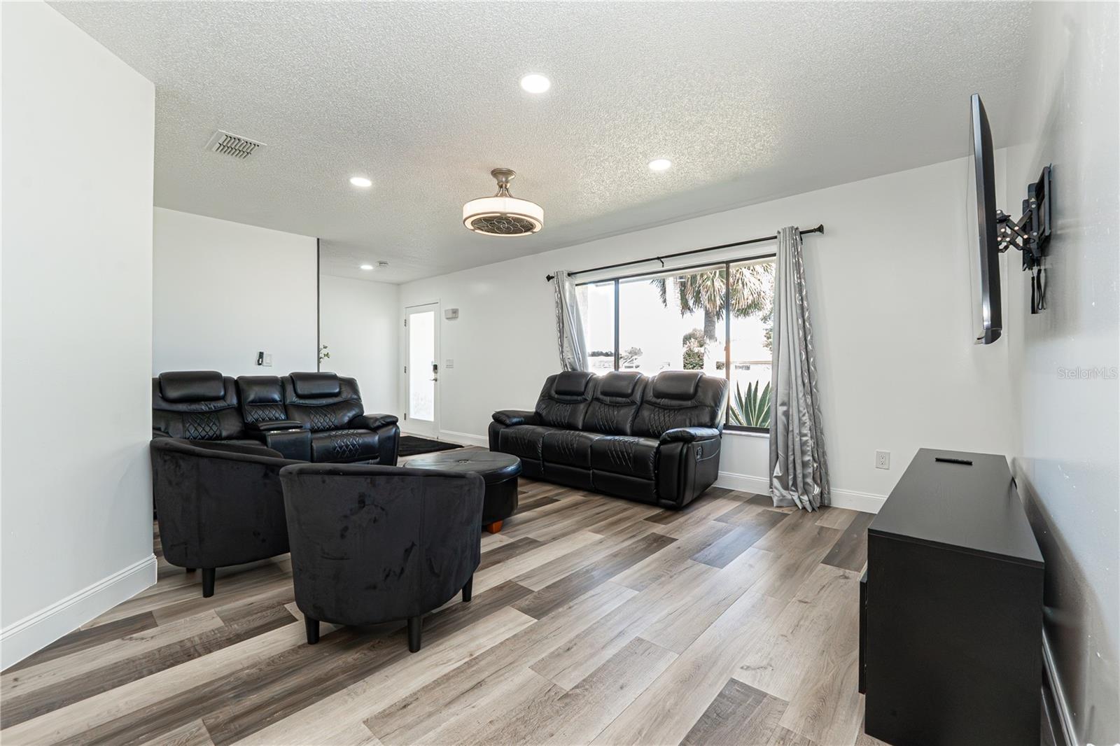 Image 9 of 35 For 7720 Indian Ridge Trail S