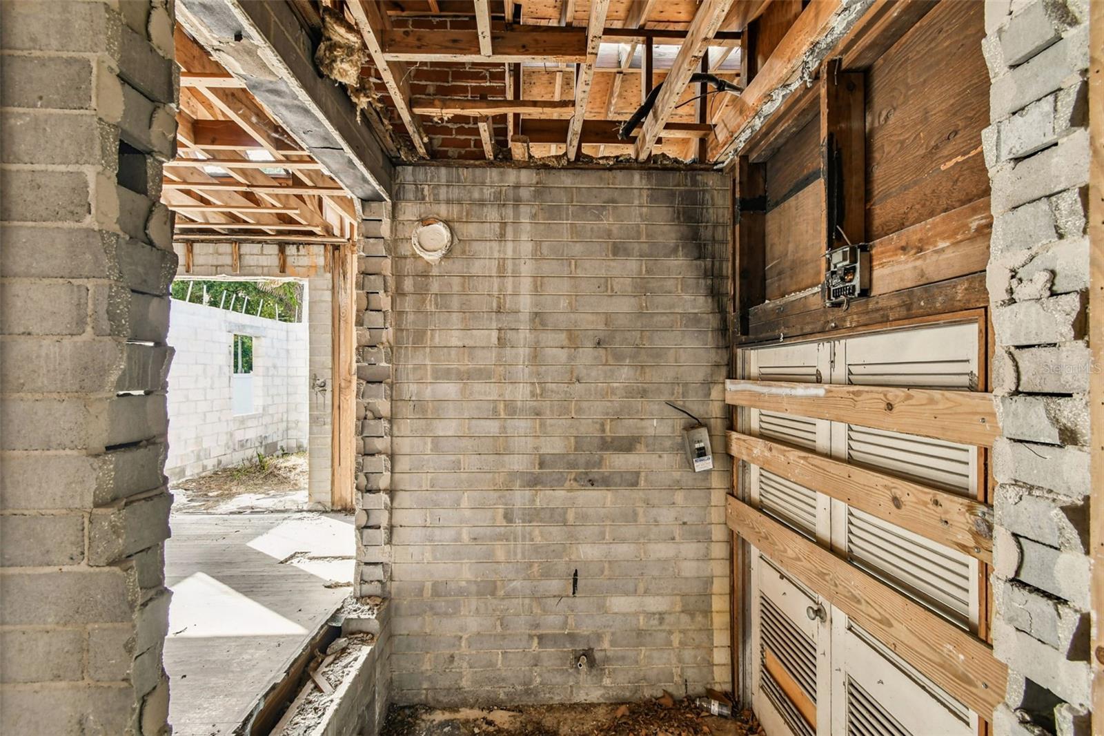 Image 11 of 26 For 1800 Palm Lane