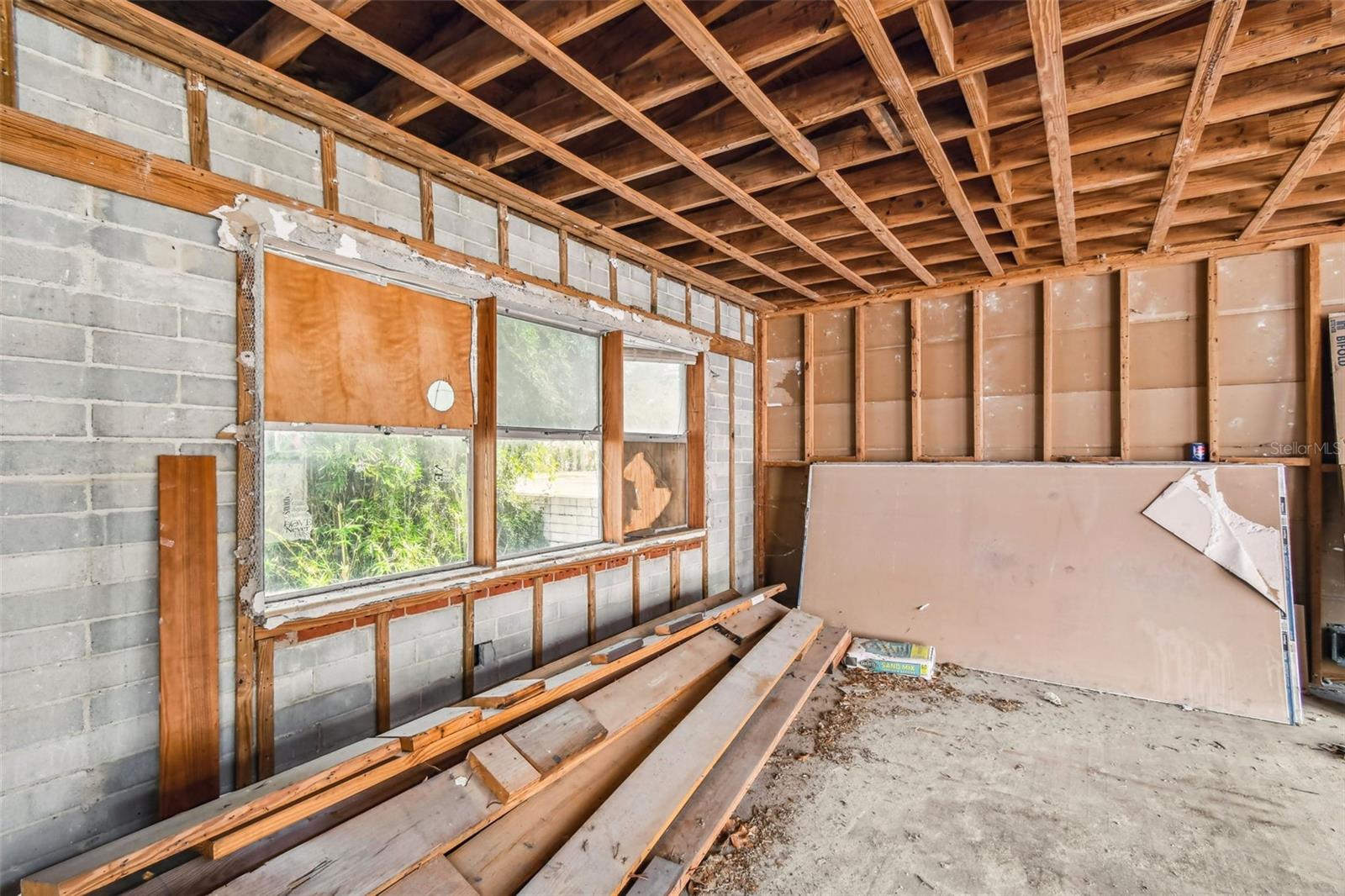 Image 12 of 26 For 1800 Palm Lane