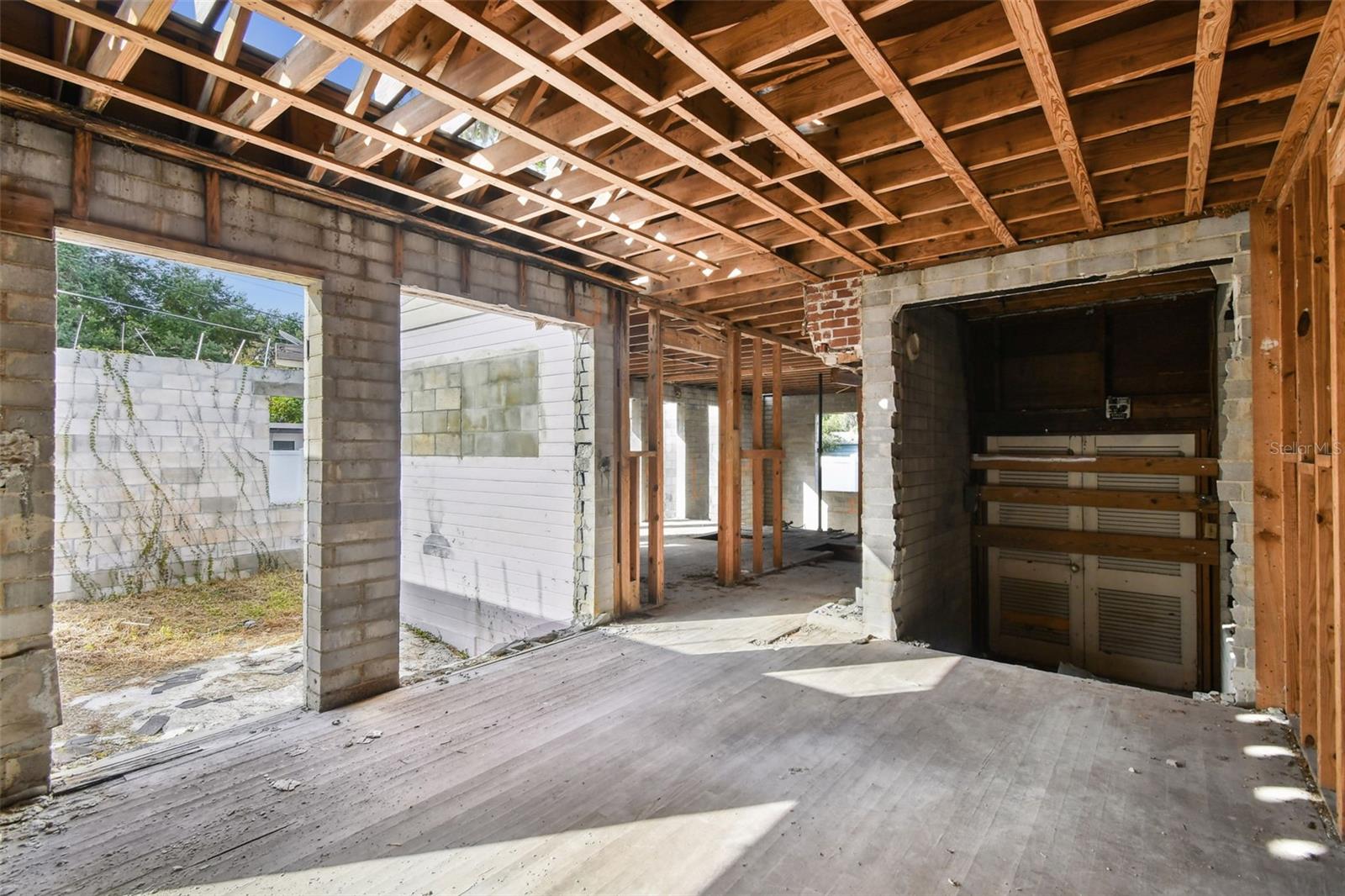 Image 15 of 26 For 1800 Palm Lane