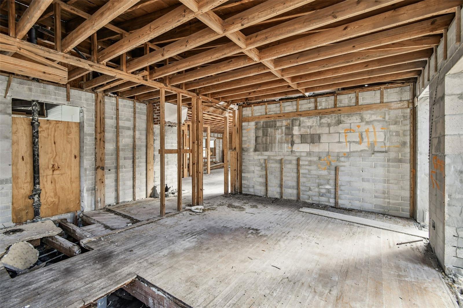 Image 17 of 26 For 1800 Palm Lane