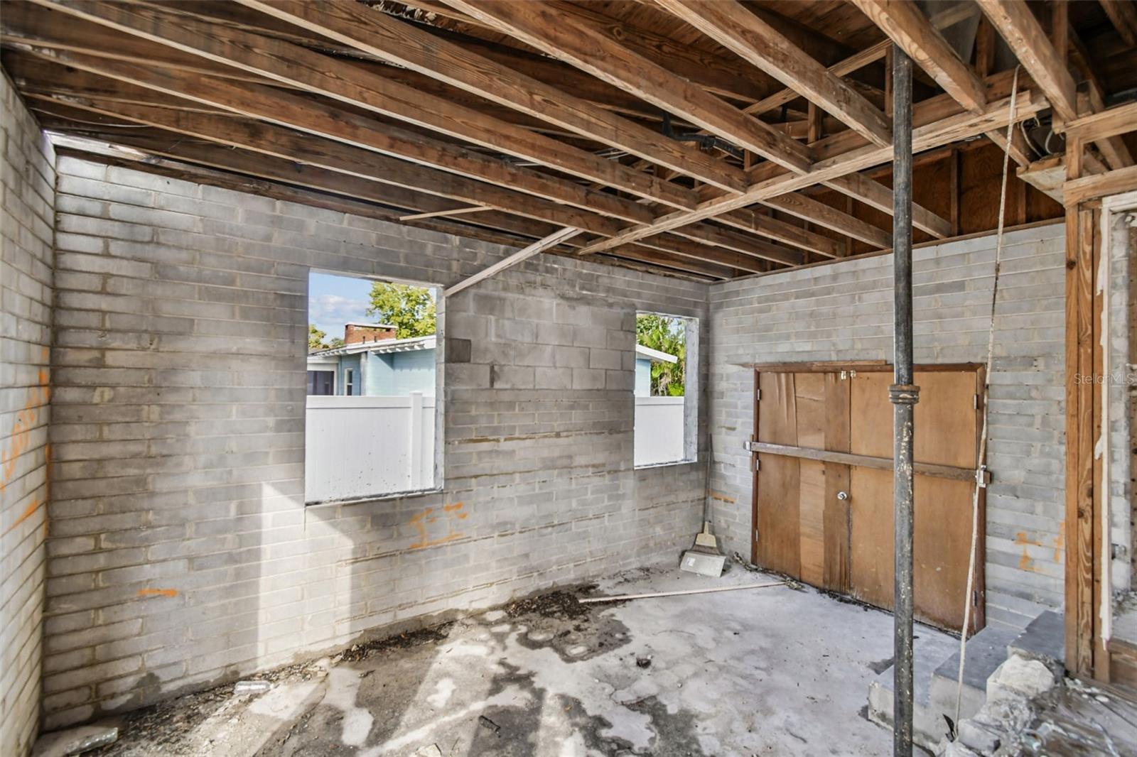 Image 19 of 26 For 1800 Palm Lane