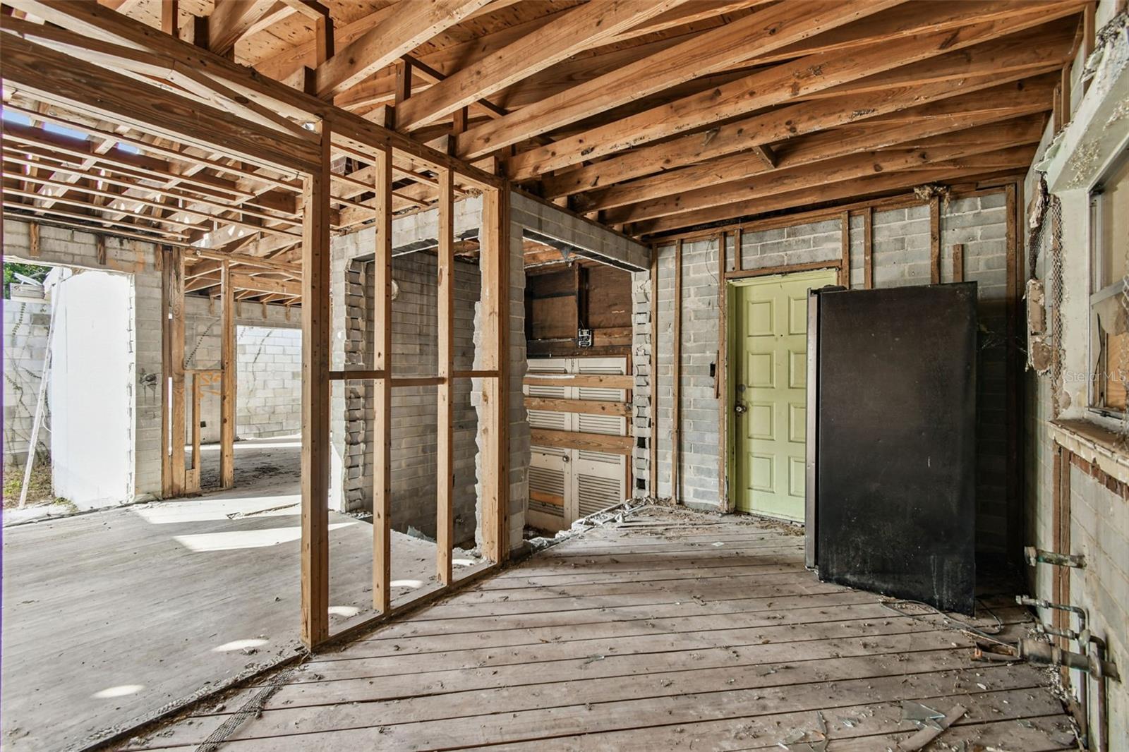 Image 9 of 26 For 1800 Palm Lane