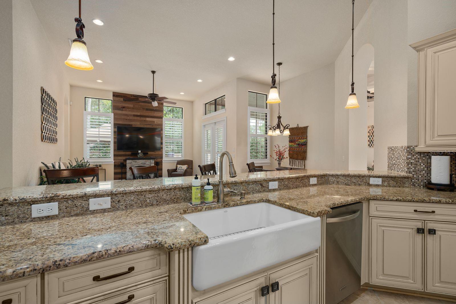 Image 10 of 68 For 5509 Emerson Pointe Way