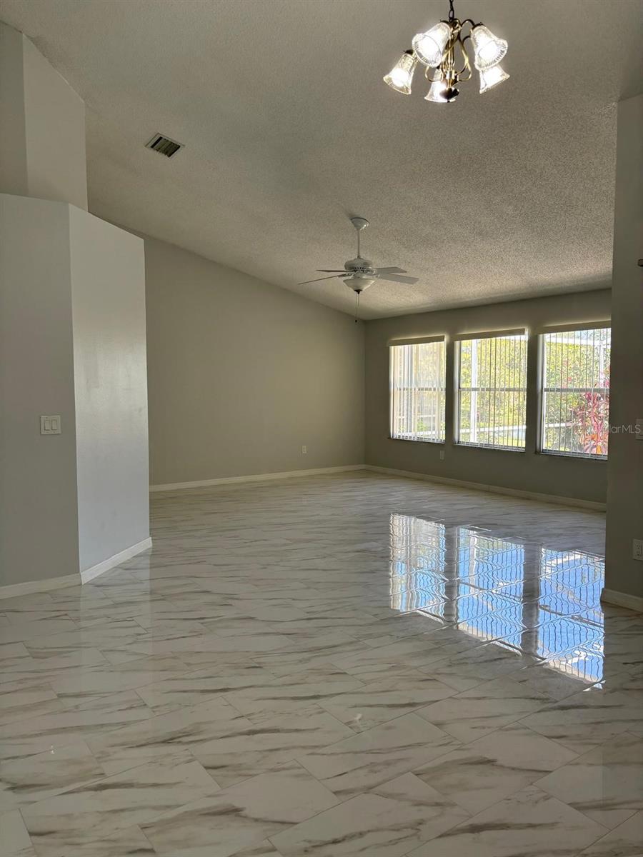 Image 5 of 23 For 14541 Falling Tree Court