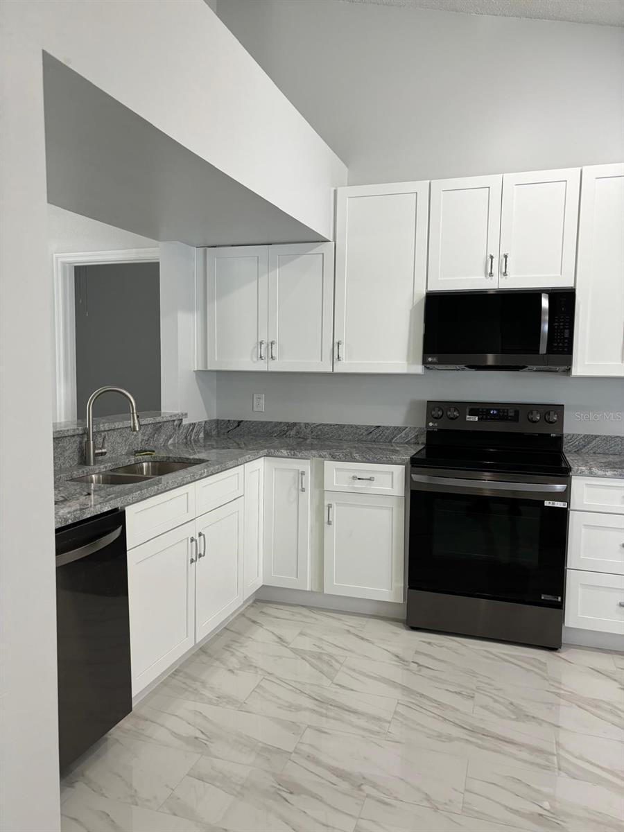 Image 8 of 23 For 14541 Falling Tree Court