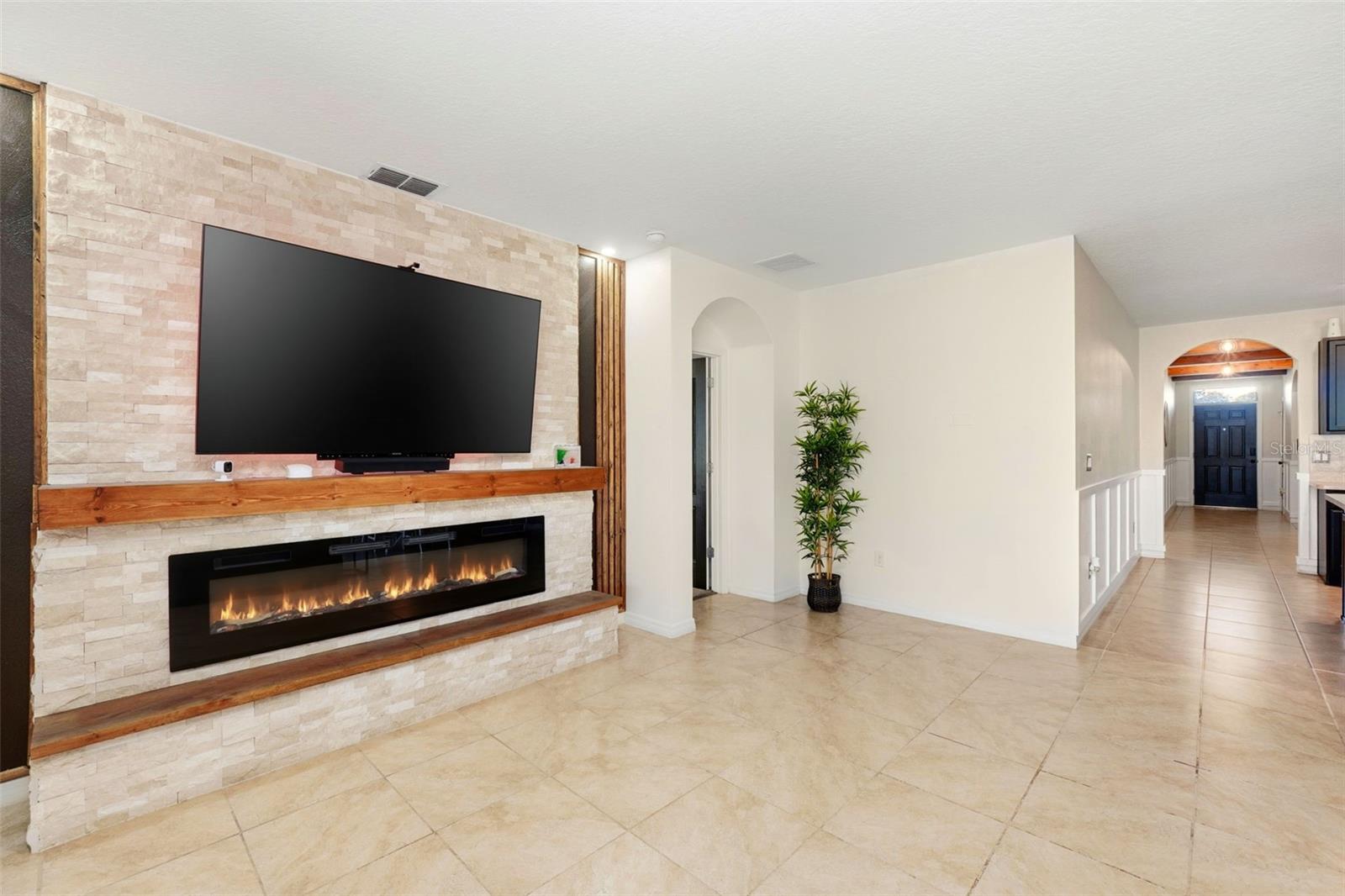 Image 20 of 38 For 1315 Fox Squirrel Drive