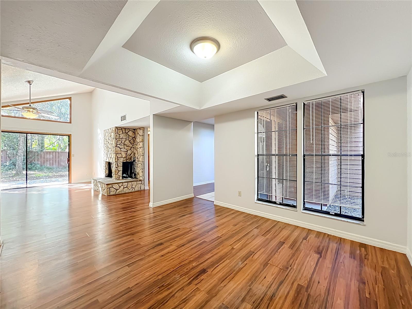 Image 10 of 72 For 116 Raintree Drive