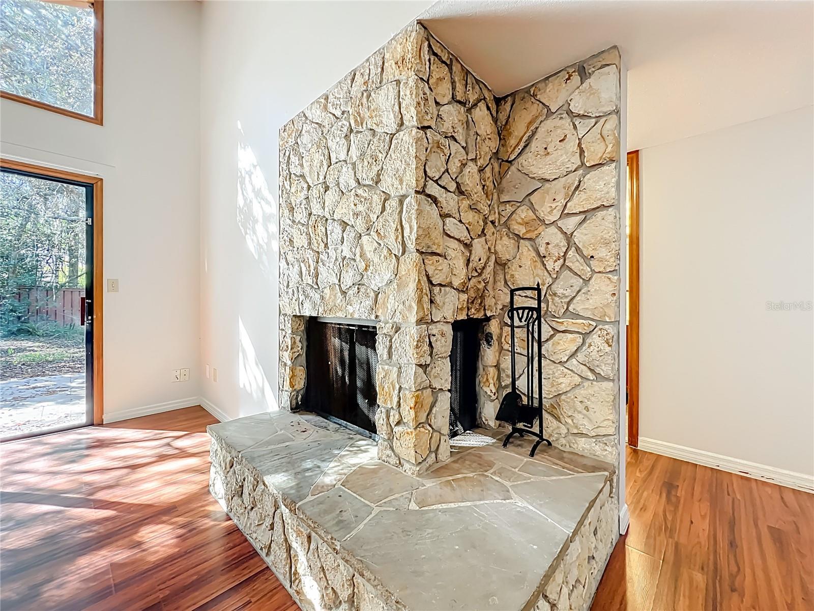 Image 12 of 72 For 116 Raintree Drive