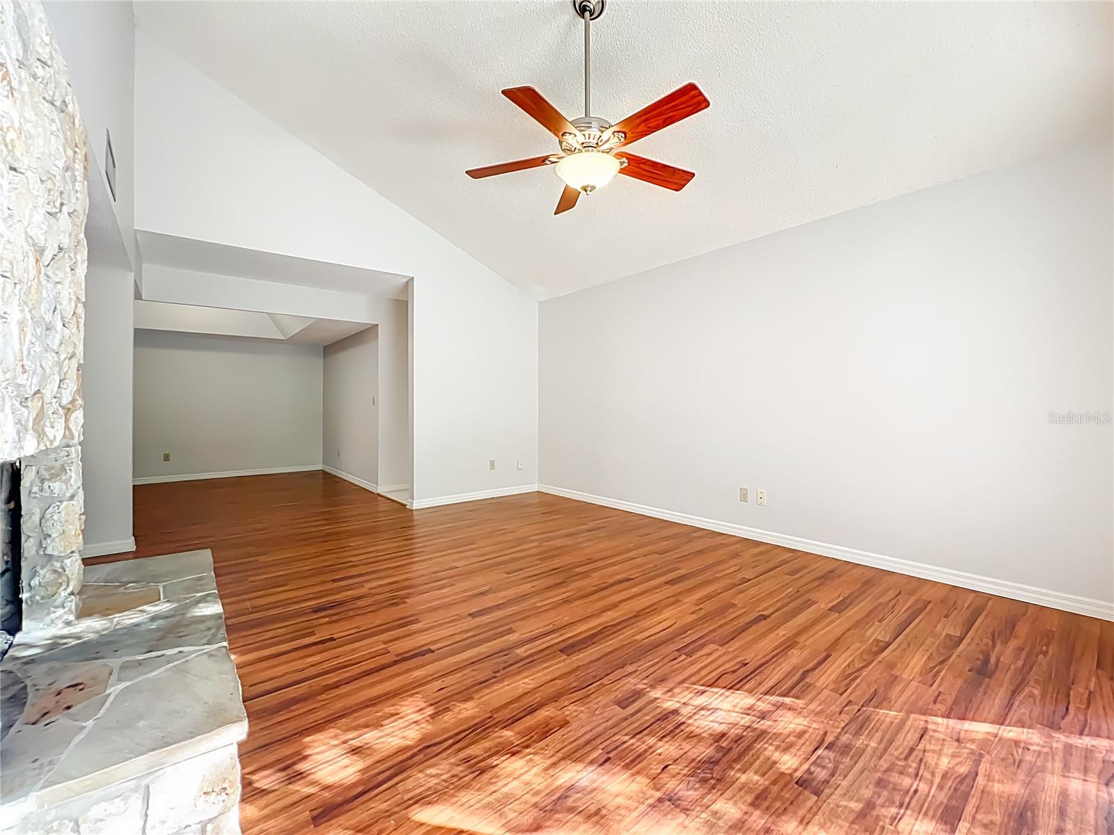 Image 13 of 72 For 116 Raintree Drive