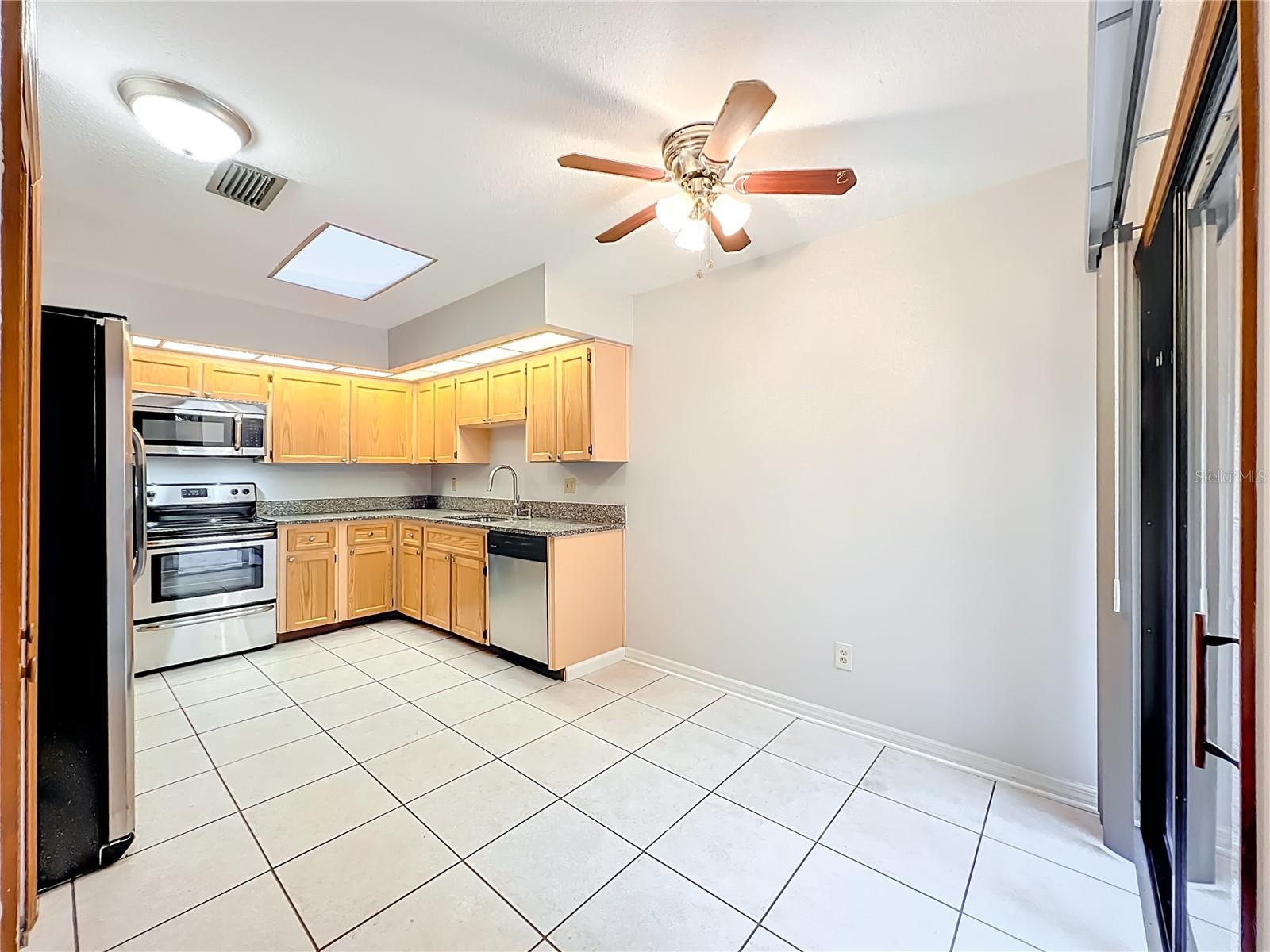 Image 16 of 72 For 116 Raintree Drive