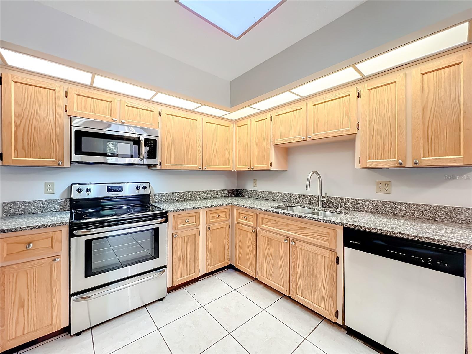 Image 18 of 72 For 116 Raintree Drive