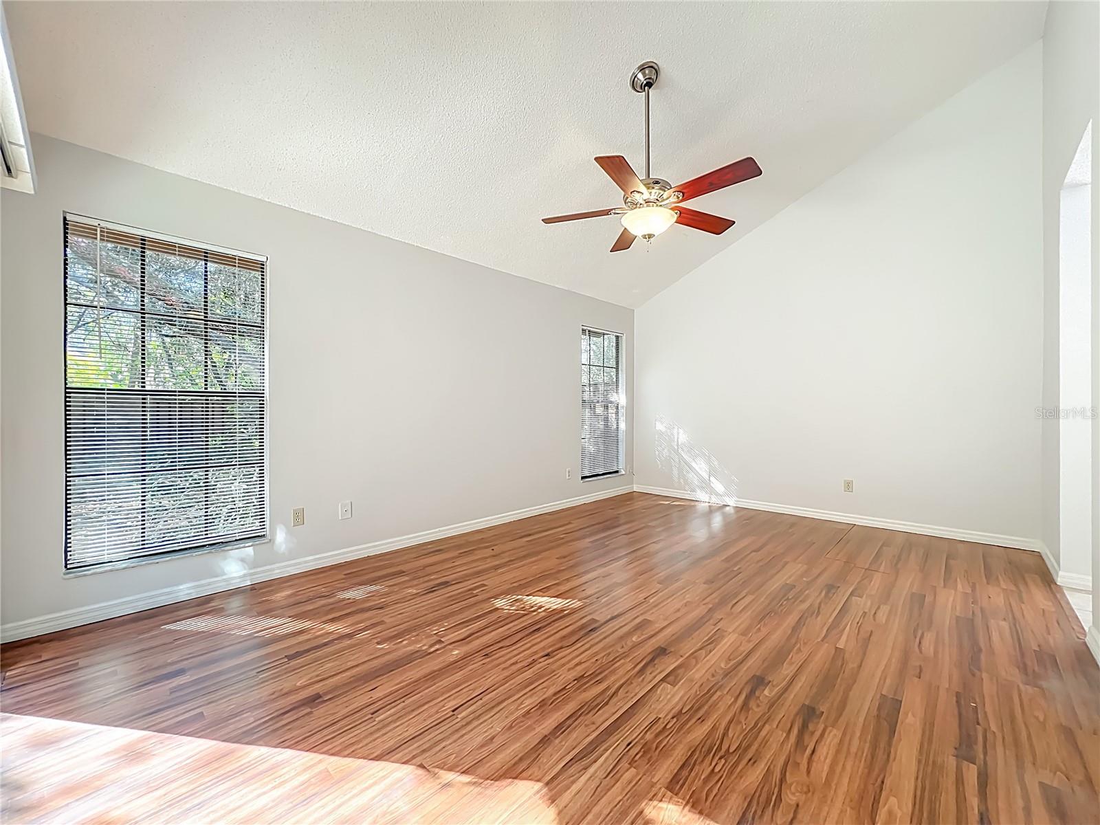 Image 19 of 72 For 116 Raintree Drive