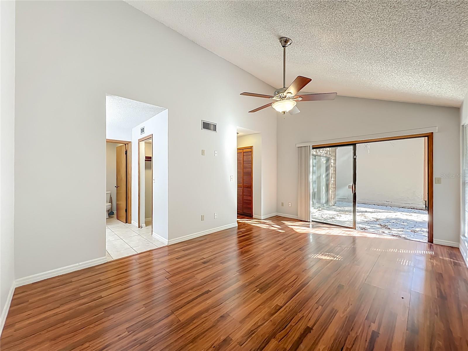 Image 21 of 72 For 116 Raintree Drive