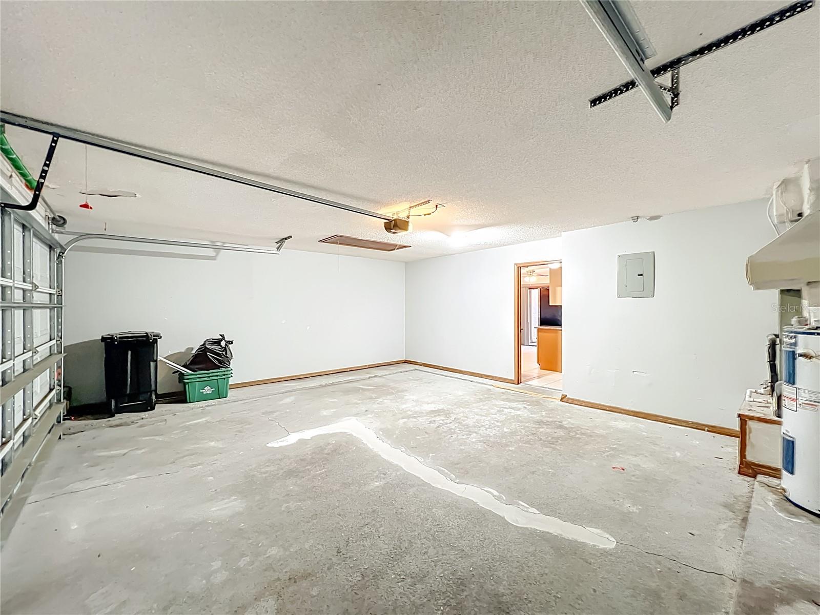 Image 37 of 72 For 116 Raintree Drive