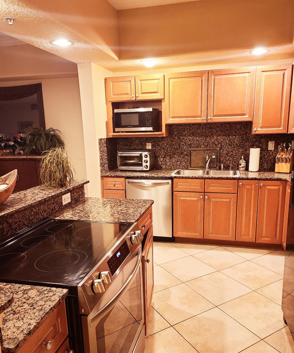 Image 23 of 24 For 711 Atlantic Avenue Unit 202