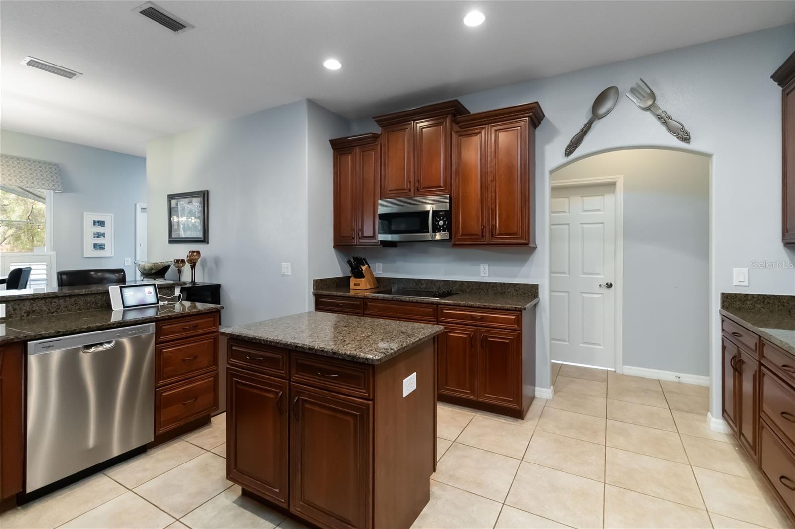 Image 18 of 67 For 945 Gulf Land Drive