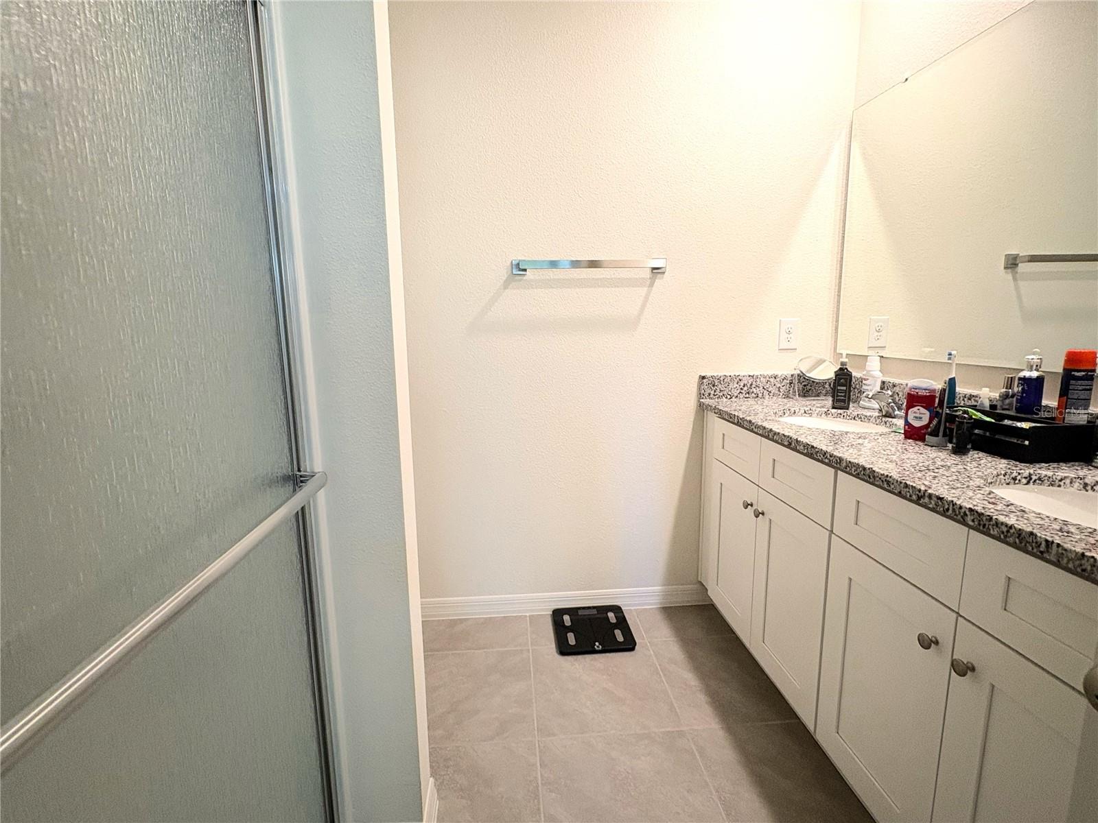 Image 13 of 29 For 983 King Parc Road