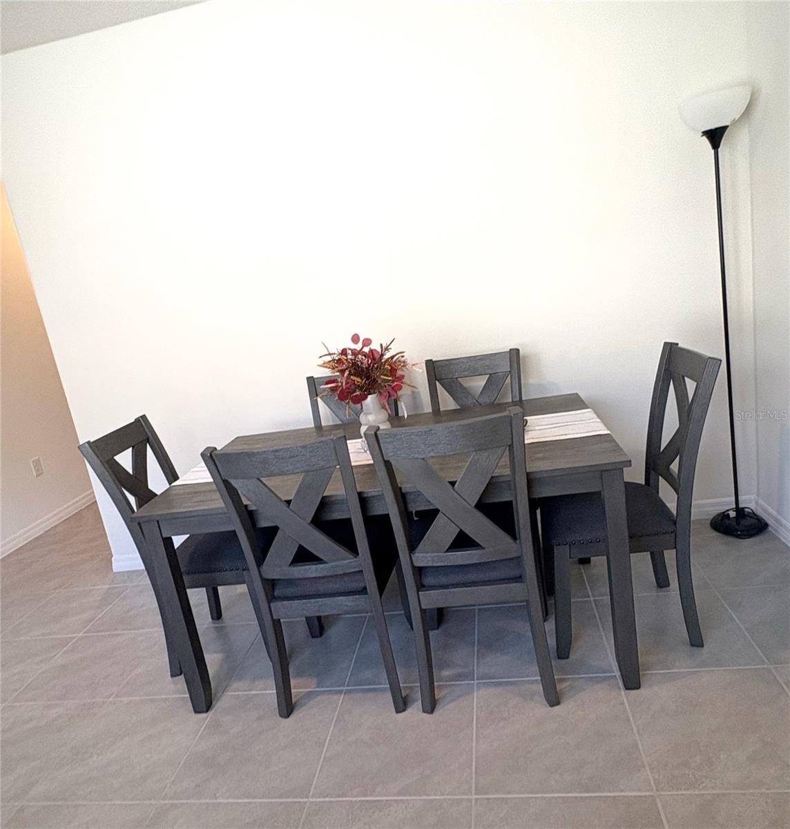 Image 7 of 29 For 983 King Parc Road