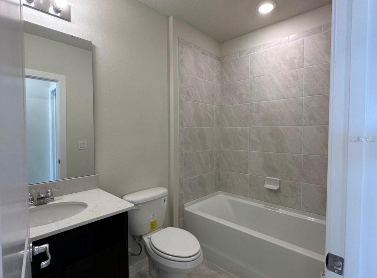 Image 16 of 39 For 5322 Royal Point