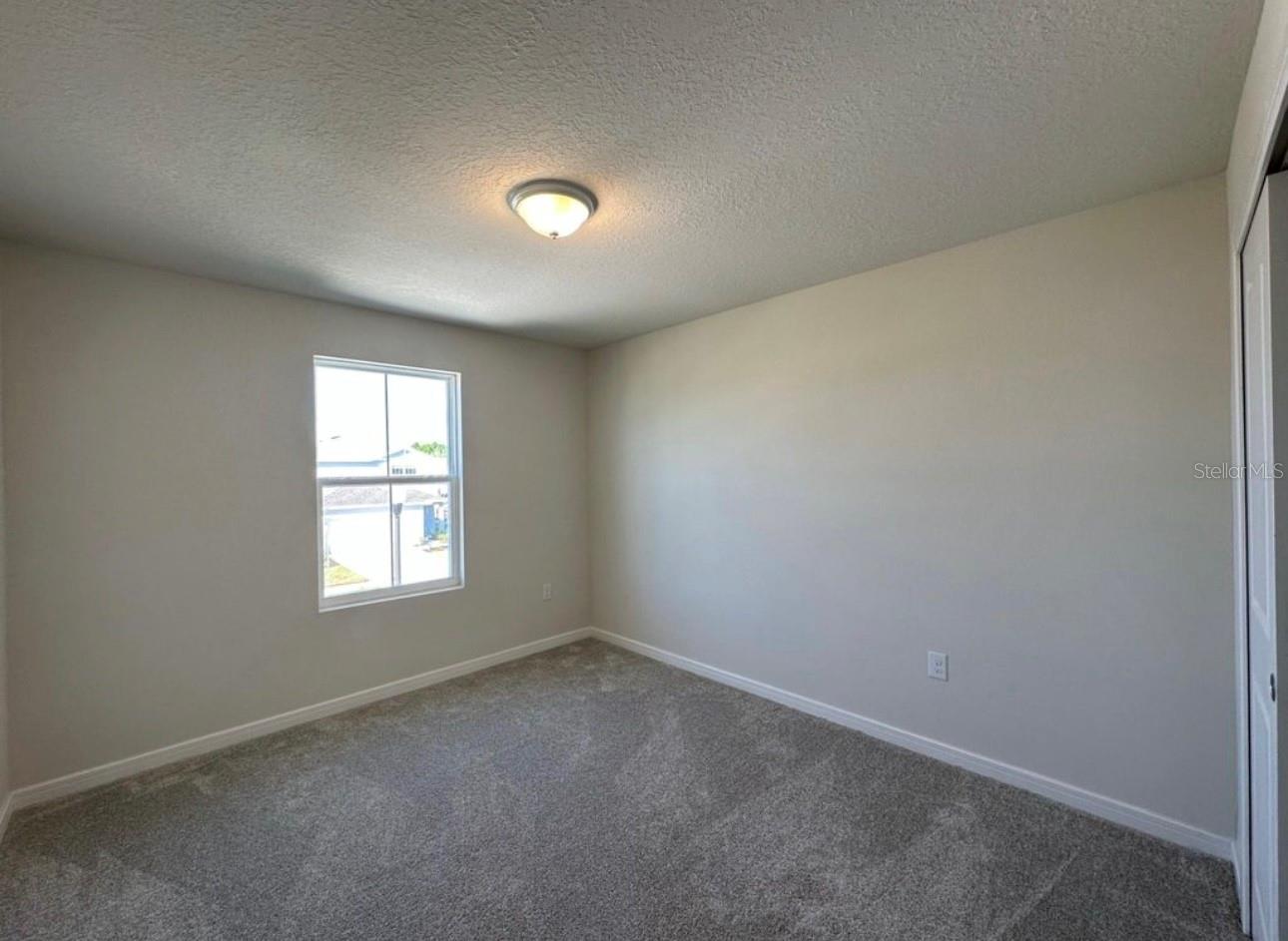 Image 23 of 39 For 5322 Royal Point