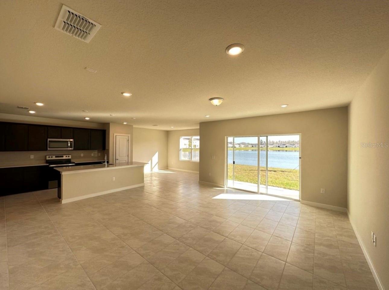 Image 6 of 39 For 5322 Royal Point